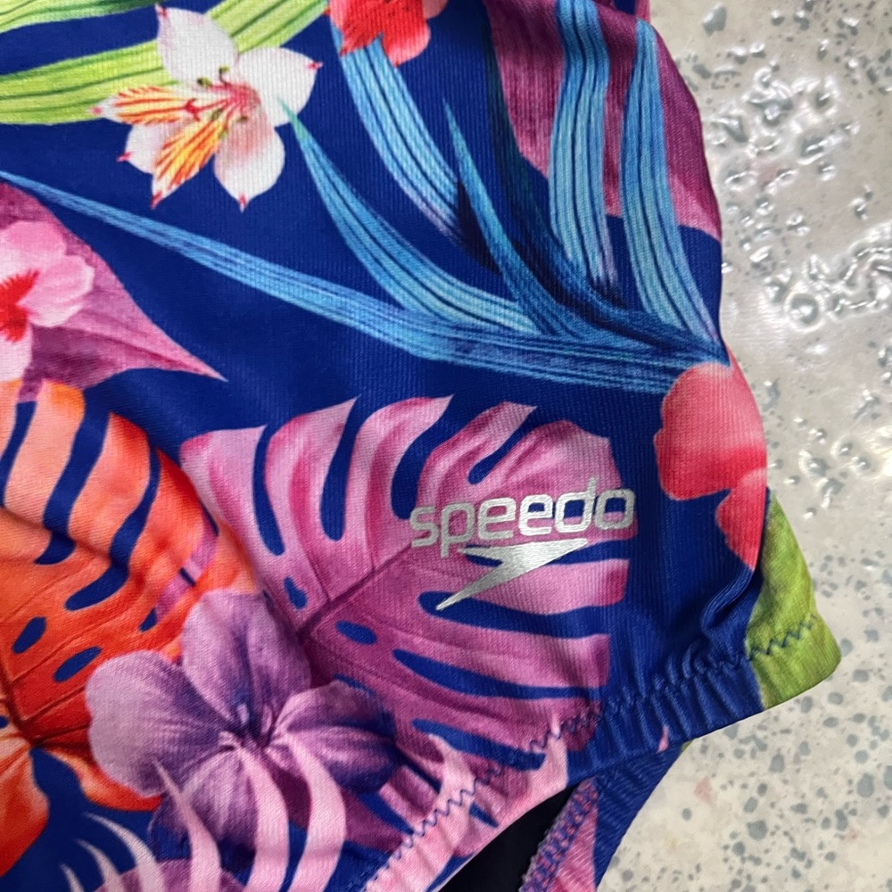 Speedo 32 - Picture 2 of 4
